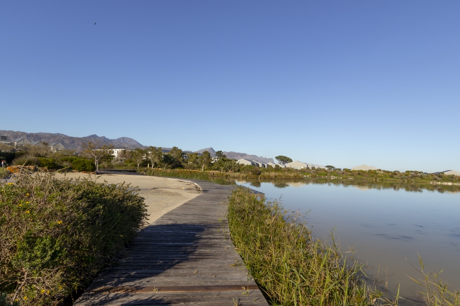 To Let 2 Bedroom Property for Rent in Somerset Lakes Western Cape